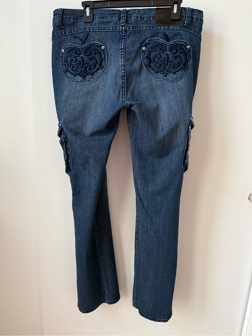 Vintage Y2K Low Rise Apple Bottoms Dark Wash Cargo Jeans Size 13/14 - Picture 5 of 16